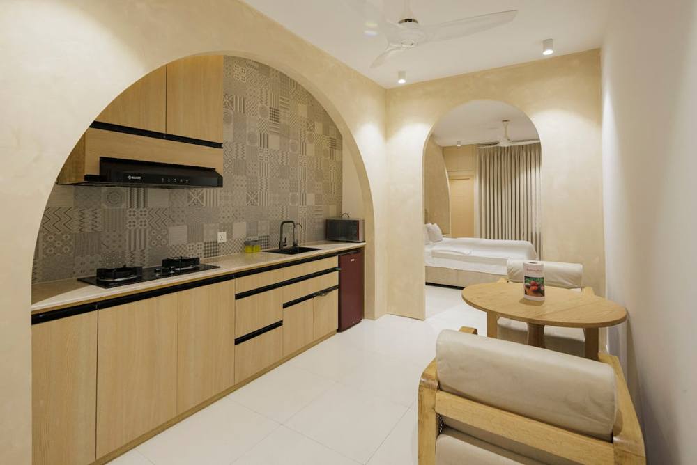 Spacious homely apartment (5th floor) without LIFT